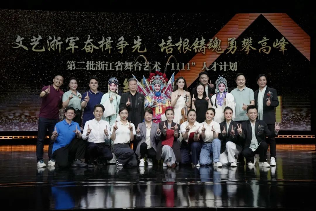 5b1e42353e05ec0d456a7f913325e76.jpg